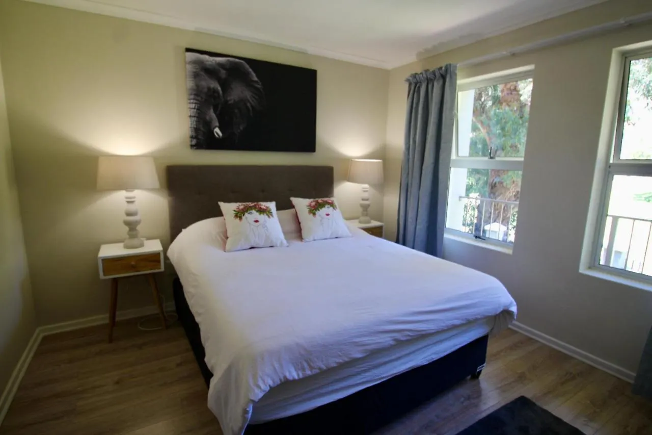 Tamboerskloof 2 Bed Apartment Città del Capo